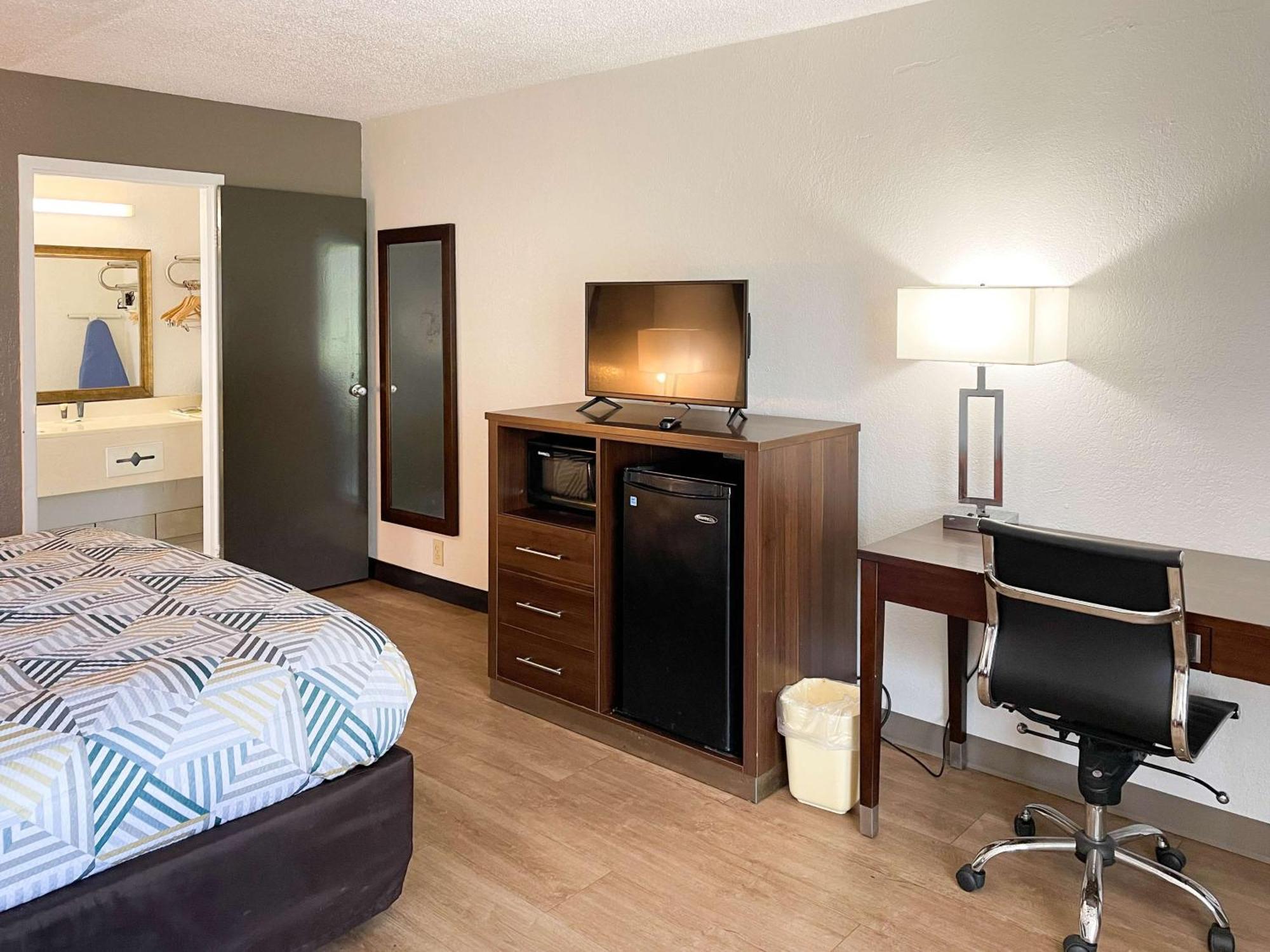 Motel 6 Opelika Al Exteriér fotografie